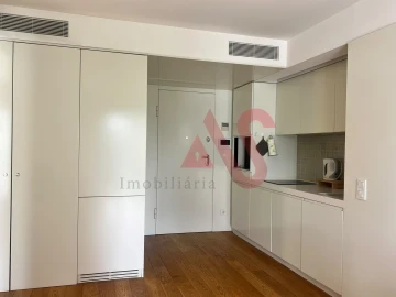 Apartamento T1 para Arrendamento em Aldoar, Foz do Douro e Nevogilde