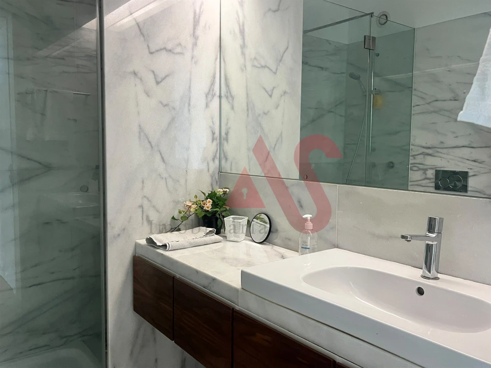 Apartamento T1 para Arrendamento em Aldoar, Foz do Douro e Nevogilde Foto 9