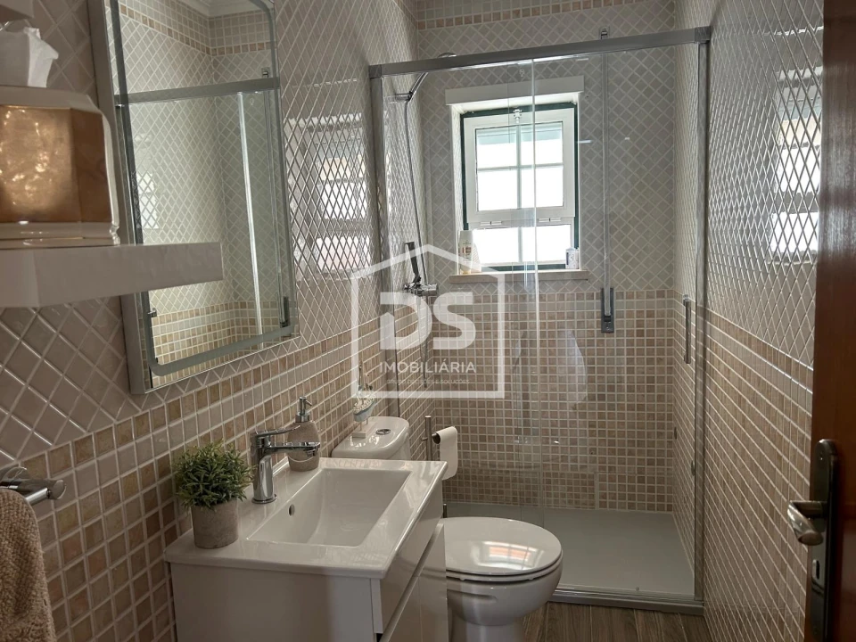 Moradia T4 para Venda em São Martinho do Porto Foto 5