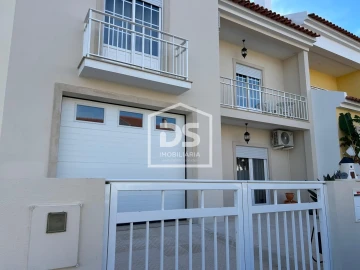 Moradia T4 para Venda em São Martinho do Porto