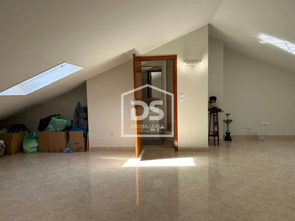 Moradia T4 para Venda em São Martinho do Porto Foto 29