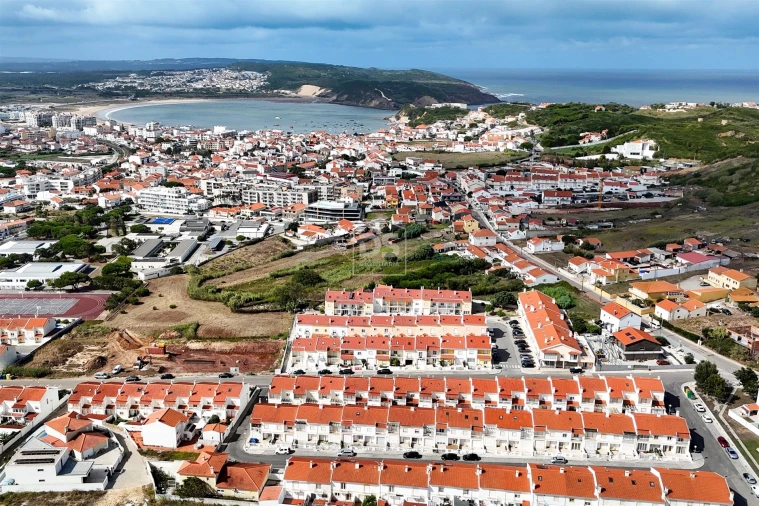 Moradia T4 para Venda em São Martinho do Porto Foto 56