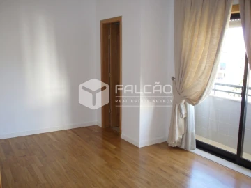 Apartamento T4 para Venda em Marvila, Ribeira Santarém, São Salvador, São Nicolau