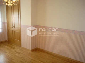 Apartamento T4 para Venda em Marvila, Ribeira Santarém, São Salvador, São Nicolau