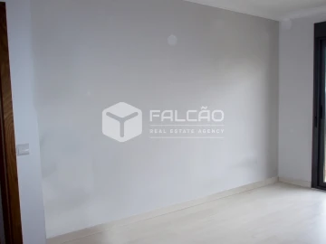 Apartamento T4 para Venda em Marvila, Ribeira Santarém, São Salvador, São Nicolau