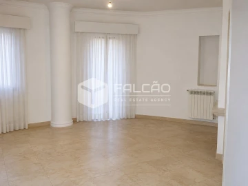 Apartamento T4 para Venda em Marvila, Ribeira Santarém, São Salvador, São Nicolau