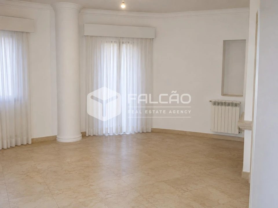 Apartamento T4 para Venda em Marvila, Ribeira Santarém, São Salvador, São Nicolau Foto 1