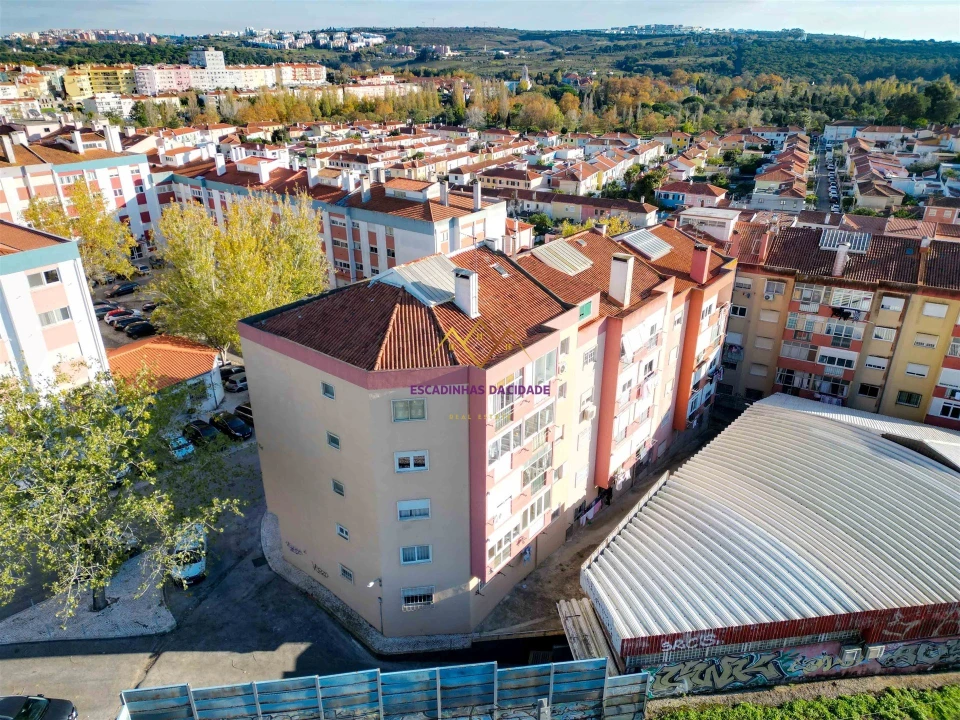 Apartamento T2 para Arrendamento em Queluz e Belas Foto 32
