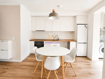Apartamento T2 para Arrendamento em Queluz e Belas