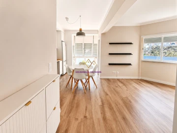 Apartamento T2 para Arrendamento em Queluz e Belas