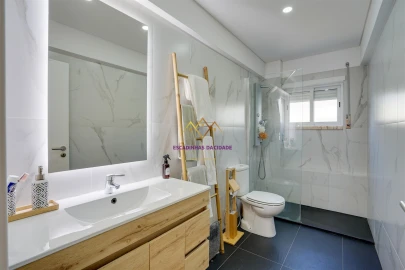 Apartamento T2 para Arrendamento em Queluz e Belas