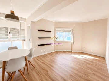 Apartamento T2 para Arrendamento em Queluz e Belas