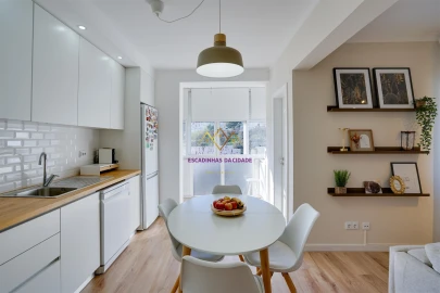 Apartamento T2 para Arrendamento em Queluz e Belas