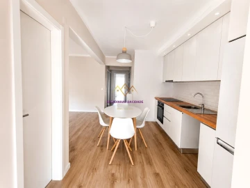 Apartamento T2 para Arrendamento em Queluz e Belas