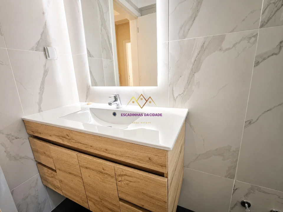 Apartamento T2 para Arrendamento em Queluz e Belas Foto 28