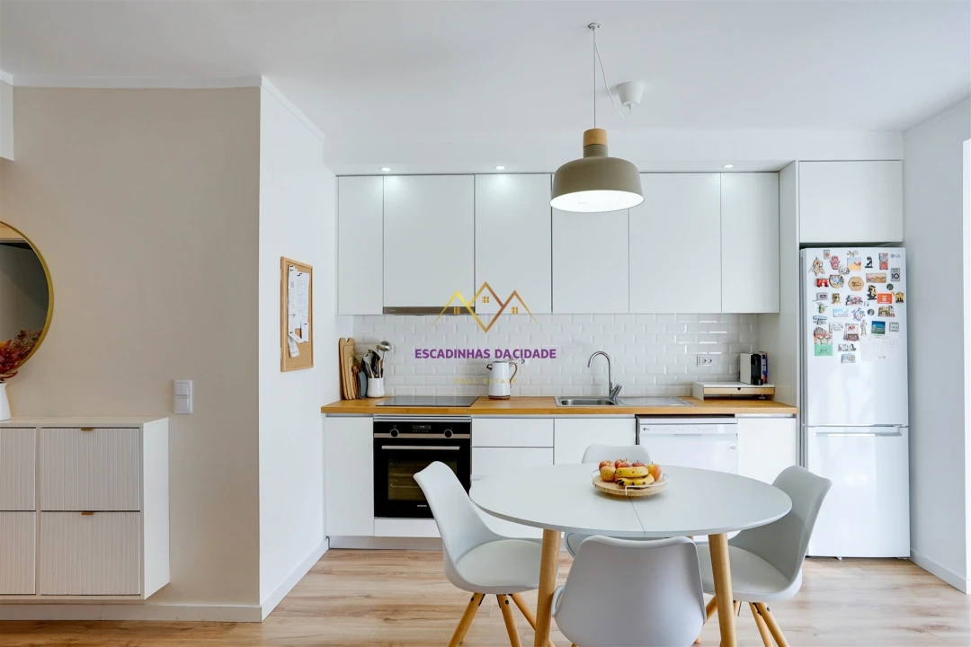 Apartamento T2 para Arrendamento em Queluz e Belas Foto 2
