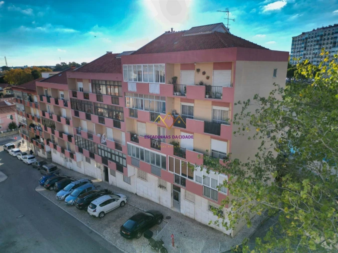 Apartamento T2 para Arrendamento em Queluz e Belas Foto 31