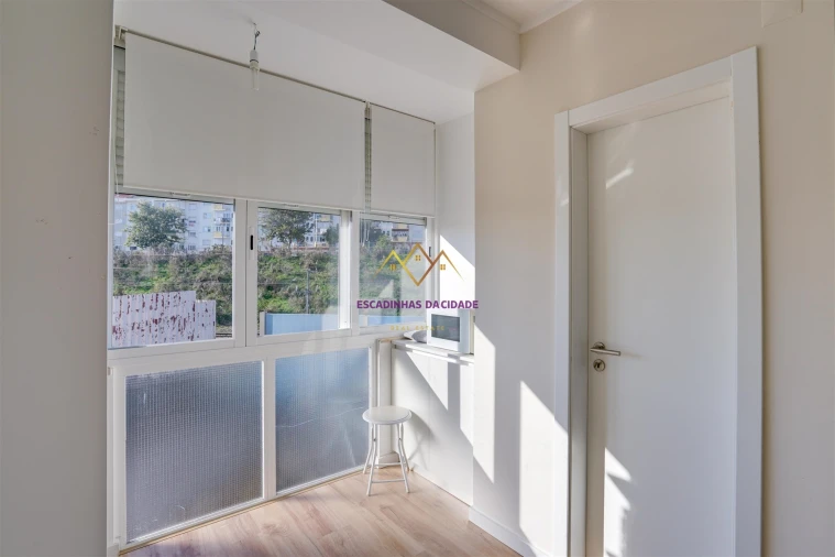 Apartamento T2 para Arrendamento em Queluz e Belas Foto 17