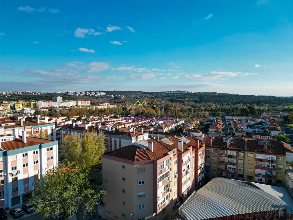Apartamento T2 para Arrendamento em Queluz e Belas Foto 35