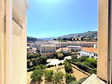 Apartamento T2 para Venda em Lamego (Almacave e Sé)