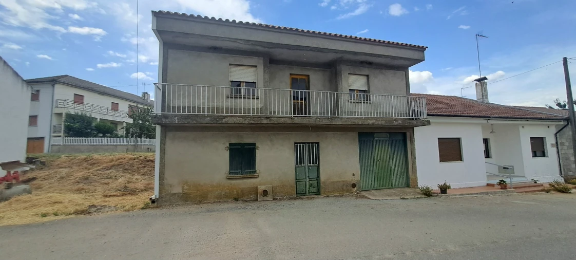 Moradia T3 para Venda em Constantim e Cicouro Foto 29