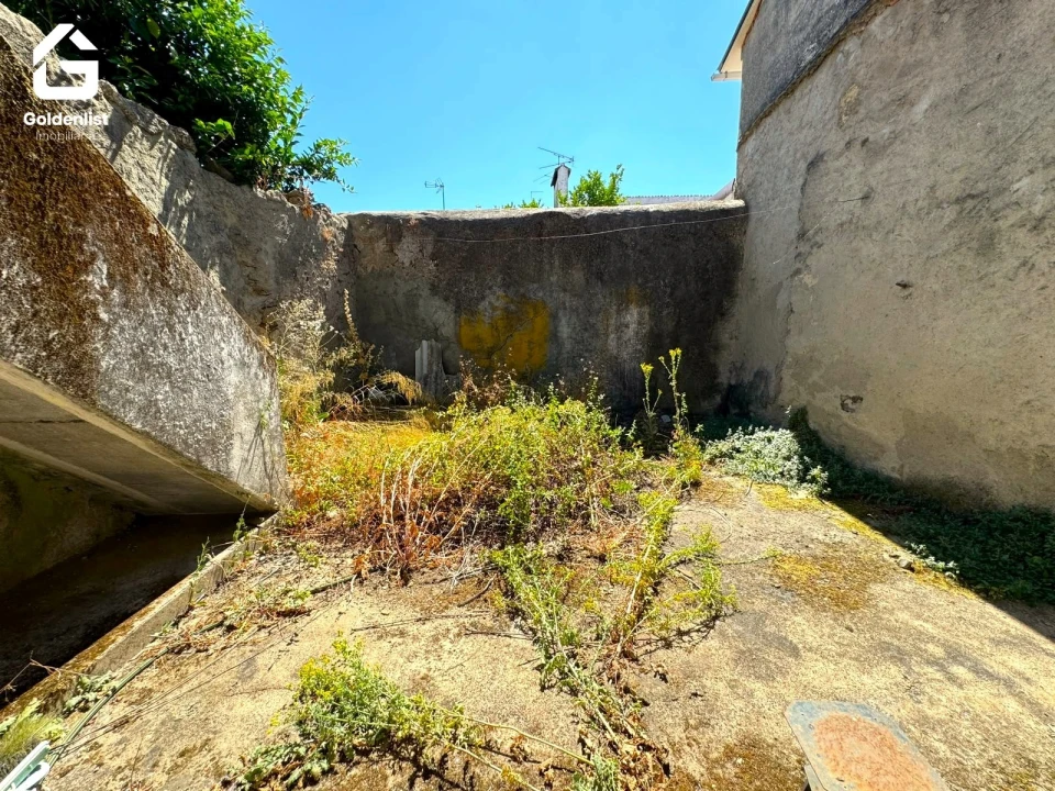 Moradia T2 para Venda em Espírito Santo, Nossa Senhora da Graça e São Simão Foto 15
