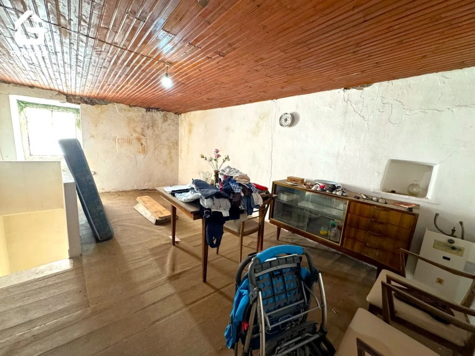 Moradia T2 para Venda em Espírito Santo, Nossa Senhora da Graça e São Simão Foto 9