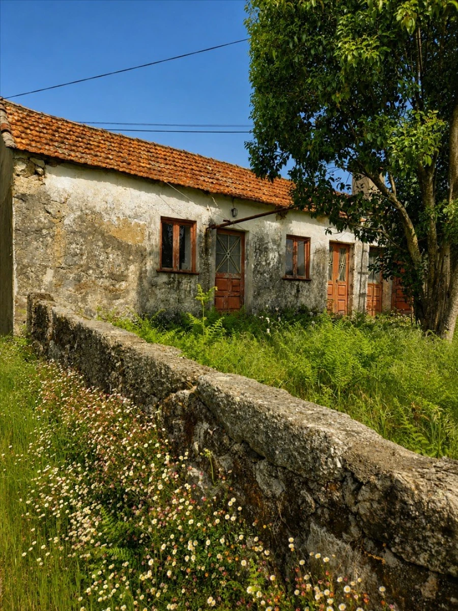 Moradia T3 para Venda em Frazão Arreigada Foto 2