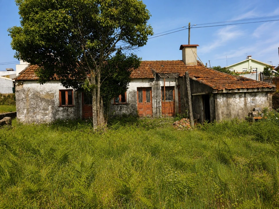 Moradia T3 para Venda em Frazão Arreigada Foto 1