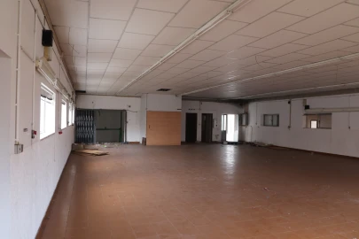 Negócio para Venda em Lustosa e Barrosas (Santo Estêvão)