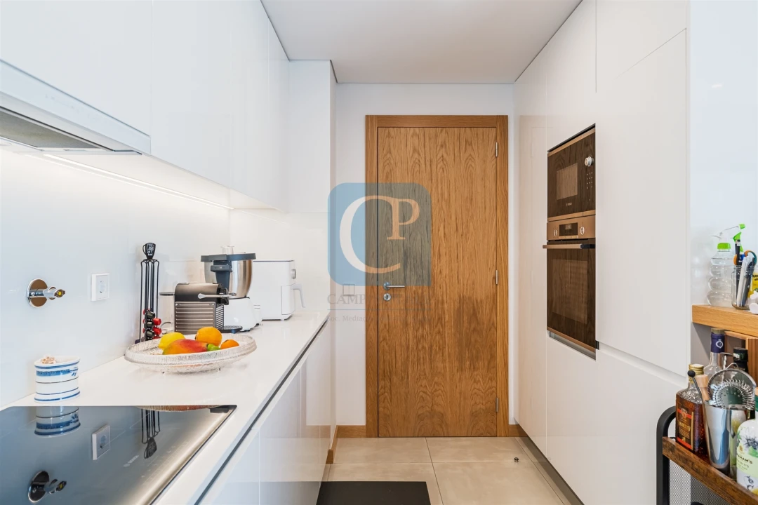 Apartamento T2 para Arrendamento em Ramalde Foto 6