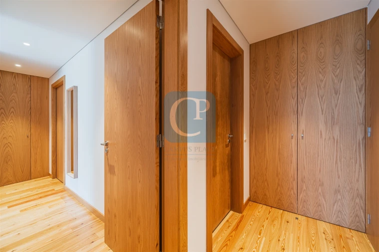 Apartamento T2 para Arrendamento em Ramalde Foto 18