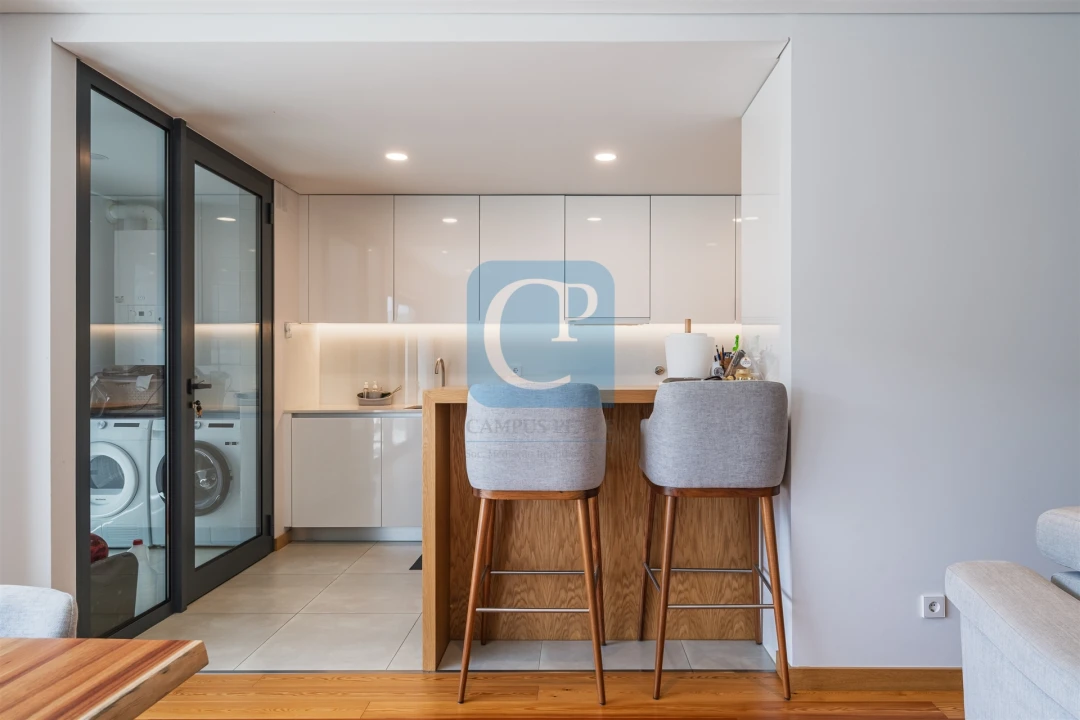 Apartamento T2 para Arrendamento em Ramalde Foto 5