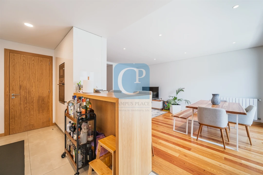 Apartamento T2 para Arrendamento em Ramalde Foto 8