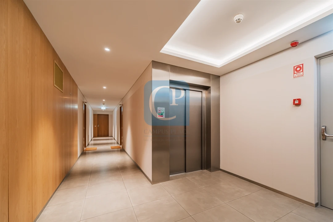 Apartamento T2 para Arrendamento em Ramalde Foto 26