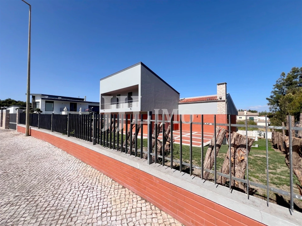 Moradia T5 para Arrendamento em Santa Maria e São Miguel, São Martinho, São Pedro Penaferrim Foto 106