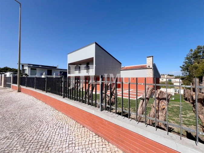 Moradia T5 para Arrendamento em Santa Maria e São Miguel, São Martinho, São Pedro Penaferrim Foto 106