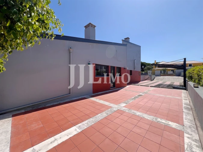 Moradia T5 para Arrendamento em Santa Maria e São Miguel, São Martinho, São Pedro Penaferrim Foto 5