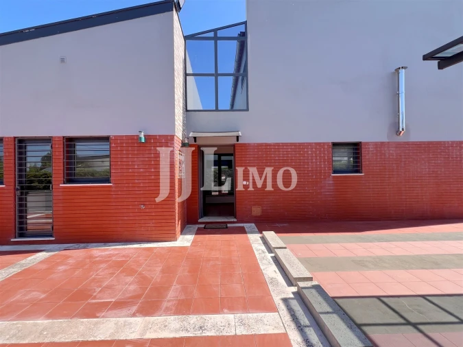 Moradia T5 para Arrendamento em Santa Maria e São Miguel, São Martinho, São Pedro Penaferrim Foto 22