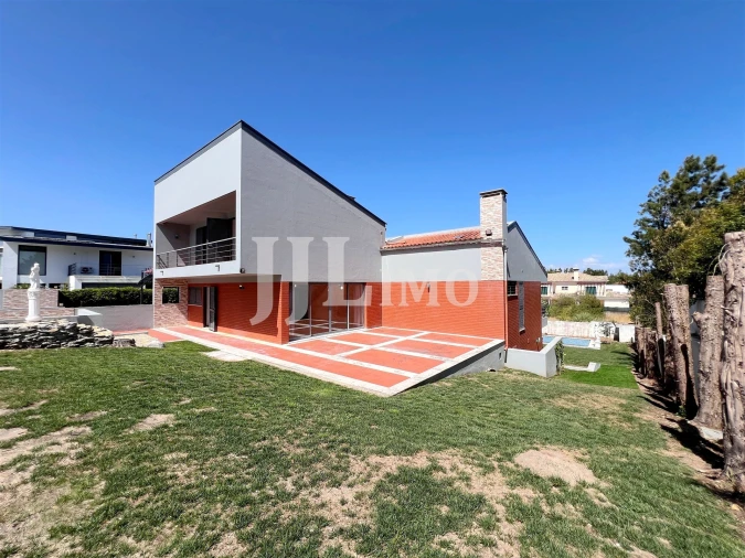 Moradia T5 para Arrendamento em Santa Maria e São Miguel, São Martinho, São Pedro Penaferrim Foto 8