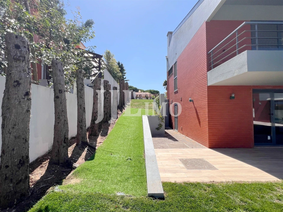 Moradia T5 para Arrendamento em Santa Maria e São Miguel, São Martinho, São Pedro Penaferrim Foto 19