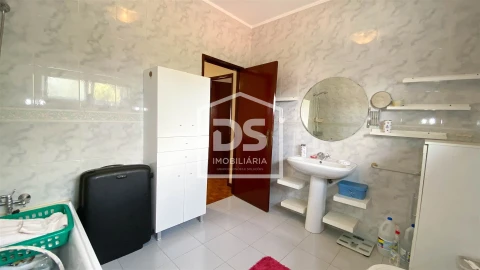 Moradia T3 para Venda em Silvares, Pias, Nogueira e Alvarenga