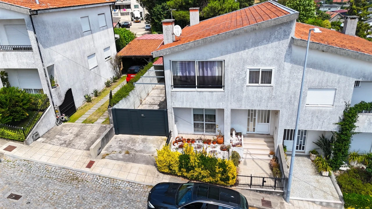 Moradia T3 para Venda em Silvares, Pias, Nogueira e Alvarenga Foto 1