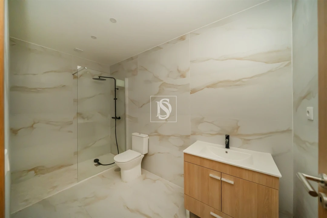 Apartamento T1 para Venda em Fermentões Foto 18