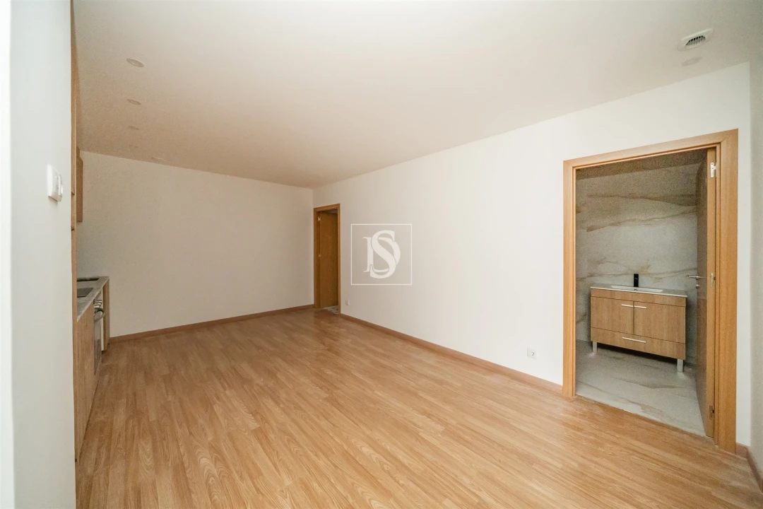 Apartamento T1 para Venda em Fermentões Foto 17