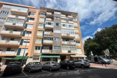 Apartamento T2 para Venda em Massamá e Monte Abraão