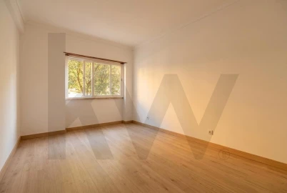 Apartamento T2 para Venda em Massamá e Monte Abraão