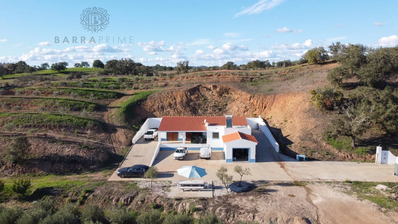 Quinta T1 para Venda em São Bartolomeu de Messines Foto 1