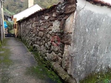 Moradia T2 para Venda em Riba de Mouro