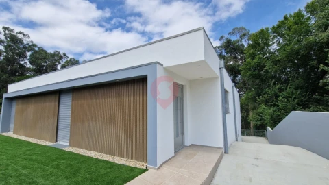 Moradia T4 para Venda em Troporiz e Lapela